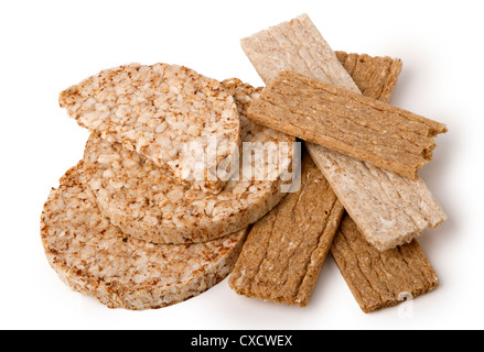 Diversi secco dietetiche fette biscottate, isolato su sfondo bianco Foto Stock