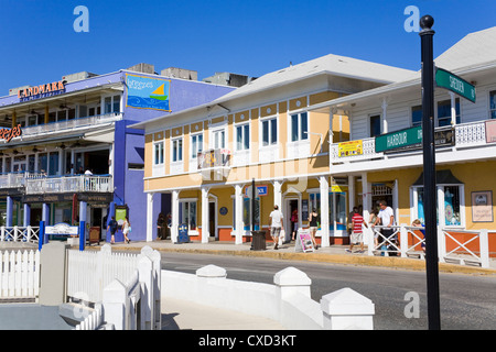 Memorizza su Harbor Drive, George Town, Grand Cayman, Isole Cayman, Antille Maggiori, West Indies, dei Caraibi e America centrale Foto Stock