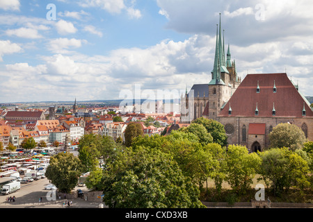 Vista su Erfurt con la cattedrale e la chiesa di San Severo, Erfurt, Turingia, Germania Foto Stock