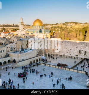 Quartiere ebraico della parete occidentale Plaza, Città Vecchia, sito Patrimonio Mondiale dell'UNESCO, Gerusalemme, Israele, Medio Oriente Foto Stock