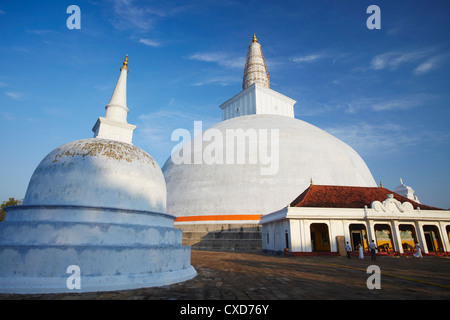 Ruvanvelisaya Dagoba, Anuradhapura, Sito Patrimonio Mondiale dell'UNESCO, Nord provincia centrale, Sri Lanka, Asia Foto Stock