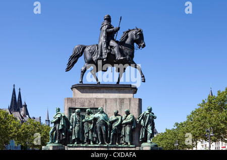 Statua equestre per il re prussiano Federico Guglielmo III, Heumarkt, Colonia, nella Renania settentrionale-Vestfalia, Germania, Europa Foto Stock
