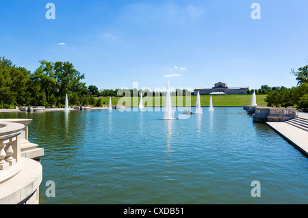 Il lago di fronte al Saint Louis Art Museum di Forest Park, St Louis, Missouri, Stati Uniti d'America Foto Stock