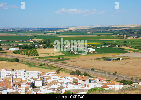 Paesaggio con campi e strade di Andalusia, Spagna Foto Stock