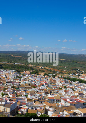 Il paesaggio e la tipica città bianca di Andalusia, Spagna Foto Stock