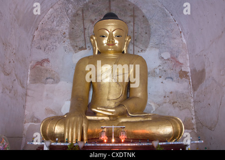 Buddha seduto, Gawdawpalin Pahto, Bagan (pagano), Myanmar (Birmania), Asia Foto Stock