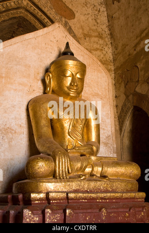 Buddha seduto, Dhammayangyi Pahto, Bagan (pagano), Myanmar (Birmania), Asia Foto Stock