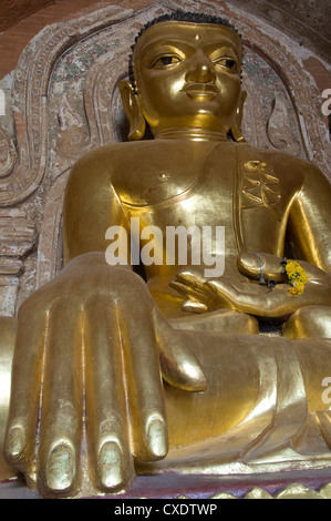 Buddha seduto, Htilominlo Pahto, Bagan (pagano), Myanmar (Birmania), Asia