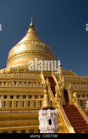 Shwezigon Paya, Bagan (pagano), Myanmar (Birmania), Asia Foto Stock