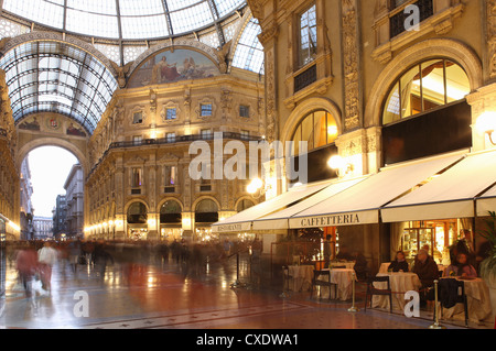 Ristorante, Galleria Vittorio Emanuele, Milano, Lombardia, Italia, Europa Foto Stock