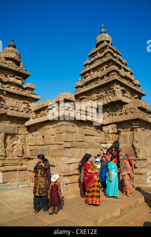 Il Tempio Shore, Mamallapuram (Mahabalipuram), il Sito Patrimonio Mondiale dell'UNESCO, Tamil Nadu, India, Asia Foto Stock