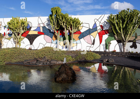 Cactus in giardino, Fundacion Cesar Manrique, Taro de Tahiche, Lanzarote, Isole Canarie, Spagna Foto Stock