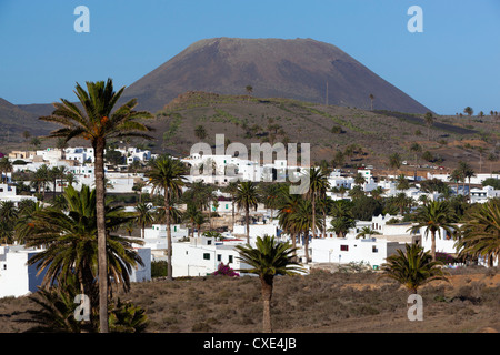 Vista sul villaggio, Haria, Lanzarote, Isole Canarie, Spagna Foto Stock