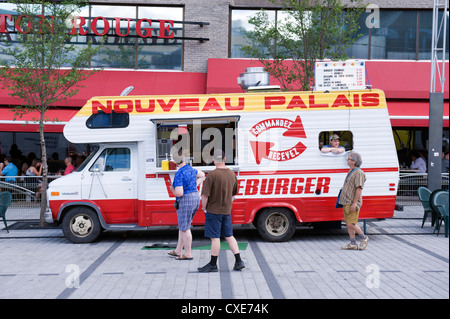 Mobile di hamburger venditore in Montreal, provincia del Québec in Canada. Foto Stock