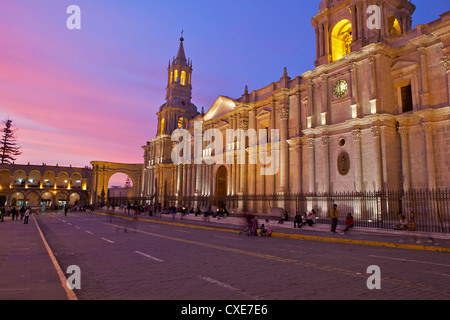 Cattedrale di Arequipa, Plaza de Armas, Arequipa, Perù, Sud America Foto Stock