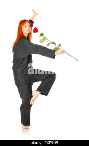 Wushu donna con rosa rossa Foto Stock