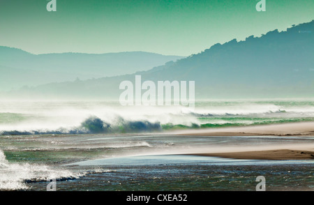 Forza di tempesta di vento di Levante, stretto di Gibilterra, Estrecho parco naturale, Los Lanses beach, Tarifa, Andalusia Costa de la Luz Foto Stock