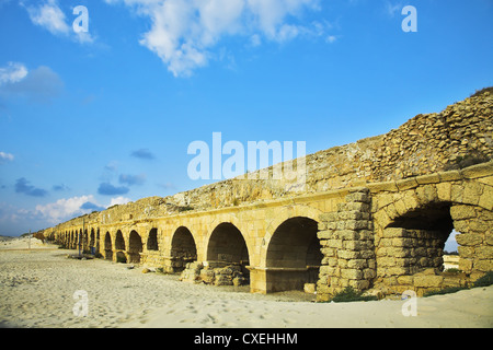 L acquedotto di epoca romana a costa Foto Stock