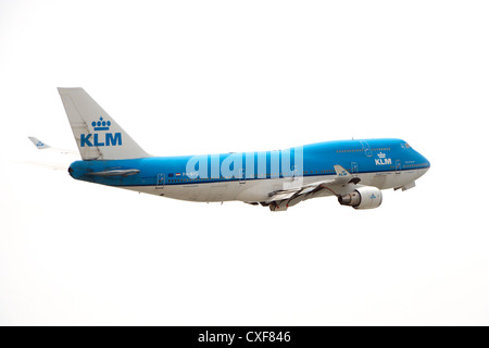 KLM - Flying Dutchman - Boeing 747-400 poco dopo il decollo da Sint Maarten. Foto Stock