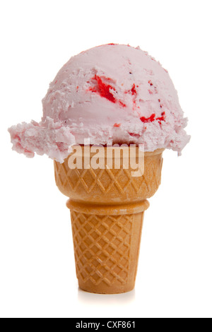 Gelato alla fragola cono Foto Stock