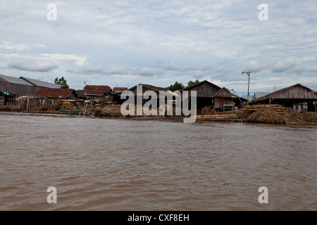 Le rive dei fiumi in Banjarmasin in Indonesia Foto Stock