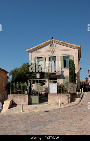 Town Hall nel villaggio di Bages Languedoc-Roussillon sud della Francia Foto Stock