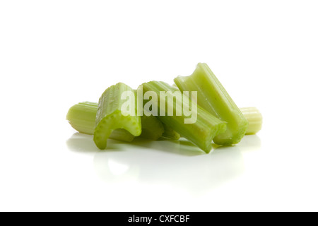 Tagliare gambi di sedano Foto Stock