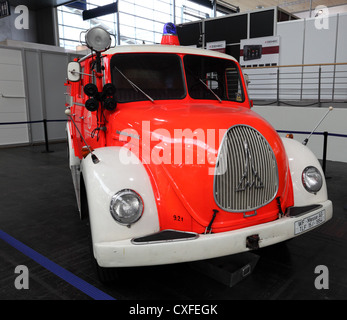 Magirus Deutz camion dei pompieri dal 1960 presso la International Motor Show per i veicoli commerciali Foto Stock
