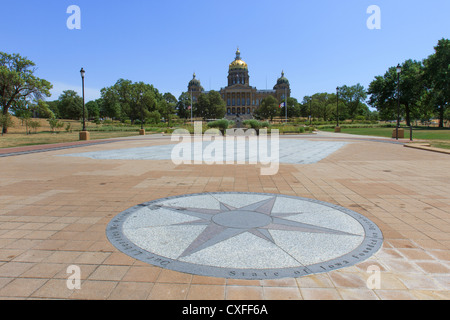 Medaglione di pietra in entrata alla Iowa State Capitol Building o statehouse in Des Moines Foto Stock