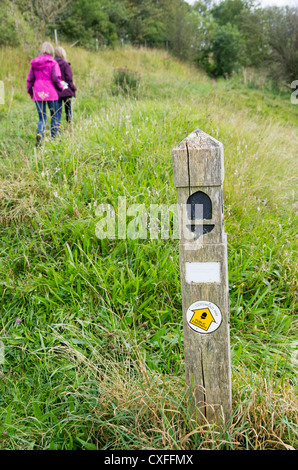 Ramblers del Cotswold modo sentiero Foto Stock