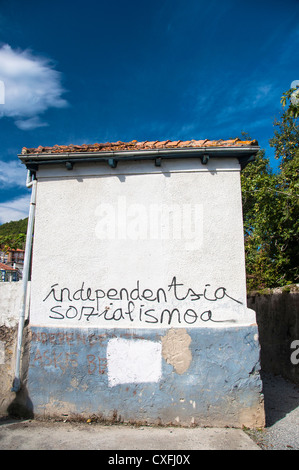 Indipendenza di protesta vernice a Mundaka Wall street. Golfo di Guascogna. Paese basco. Spagna. Europa Foto Stock