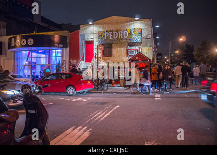 New York City, NY, STATI UNITI D'AMERICA, DUMBO Area "Pedro's" Dominicana tradizionale e piatti messicani Ristorante, anteriore, Brooklyn, Gentrification delle zone della città in noi Foto Stock