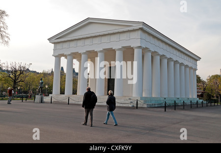 Il Dorico Theseus-Tempel, una replica del Theseion in Atene, nel centro del Volksgarten, Vienna, Austria. Foto Stock