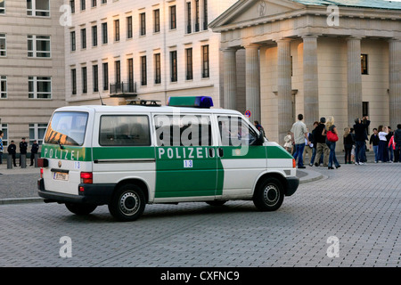 Il tedesco Polizei Van a Berlino Foto Stock