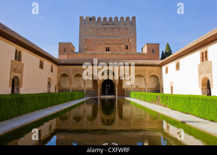 Patio de los Arrayanes (Corte dei Mirti) nell'Alhambra di Granada, Spagna Foto Stock