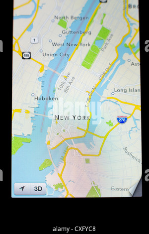 Nuovo Apple di iOS 6 app Mappe mostra mappa visualizza/dettaglio della città di New York - sullo schermo di un nuovo iPhone 5 Foto Stock