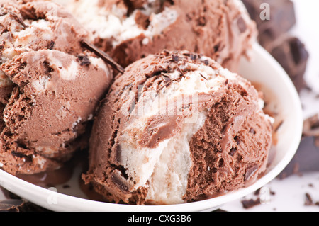 La vaniglia gelato al cioccolato sessole Foto Stock