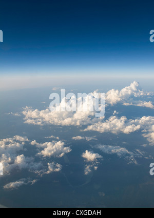 Nuvole dal piano a getto di cabina Foto Stock