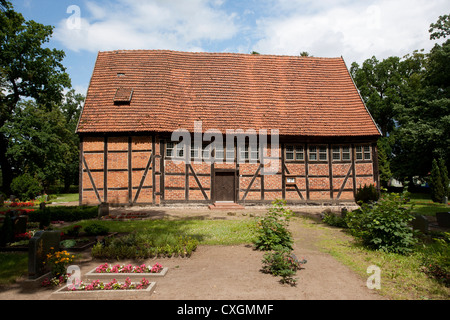 A struttura mista in legno e muratura in chiesa retzow, buchberg, ludwigslust-parchim district, mecklenburg-vorpommern, Germania Foto Stock