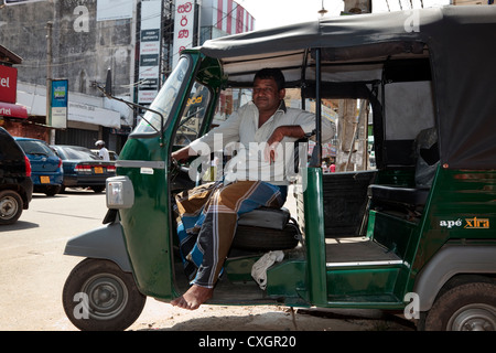 Tuck Tuck driver, Negombo, Sri Lanka Foto Stock