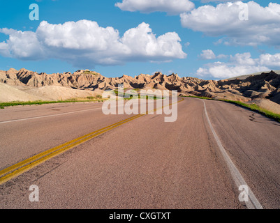 Strada attraverso il Parco nazionale Badlands, Dakota del Sud Foto Stock