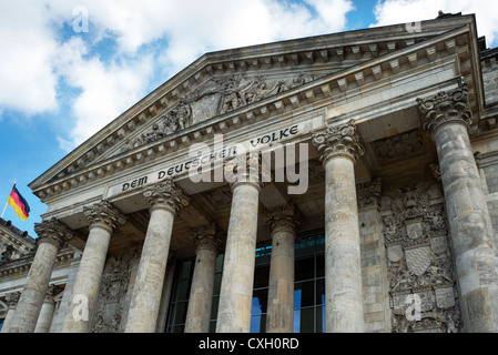 Dettaglio del Reichstag, sede del parlamento tedesco a Berlino, Germania, Europa Foto Stock