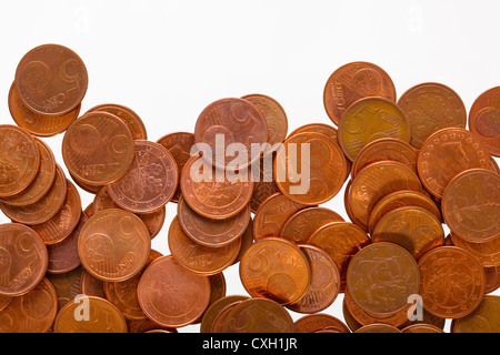 Monete metalliche in euro ( 5 cent ) isolato su bianco, studio shot Foto Stock