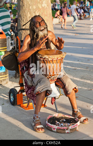 Inghilterra, Londra, Southwark, South Bank, Southbank, musicista di strada Foto Stock