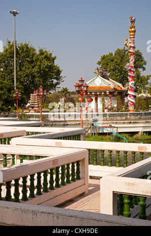 San Chao Pu-Ya santuario, Udon Thani, Isaan, Thailandia Foto Stock