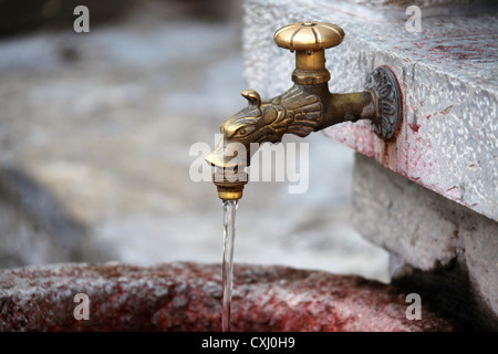 Acqua potabile alla Saint Naum Monastero a Ohrid in Macedonia Foto Stock