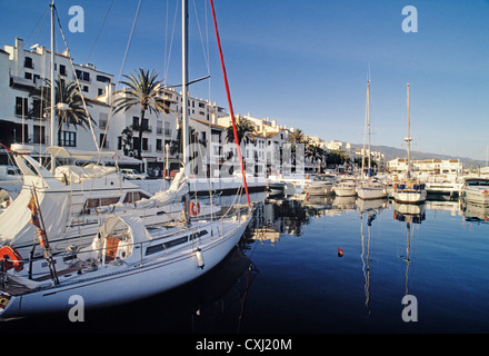 Porto turistico di Puerto Banus Marbella Malaga Costa del Sol Andalusia Spagna Puerto Banus Marbella malaga costa del sol andalucia españa Foto Stock