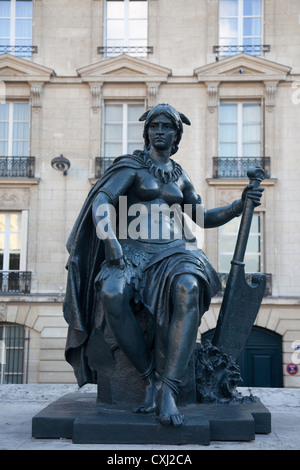 La scultura rappresenta l'Amerique du Nord di Eugène Hiolle (1834-86); nel cortile del Musée d'Orsay, Parigi, Francia Foto Stock