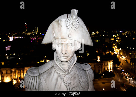 Notturno di primo piano della Colonna di Nelson Trafalgar Square London Inghilterra England Foto Stock