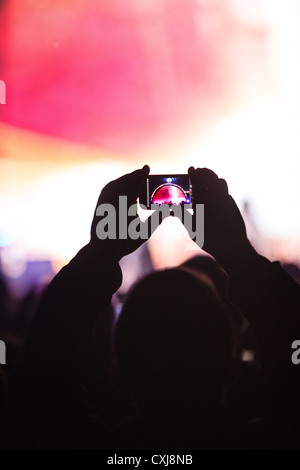 La folla all'Eden sessioni al Progetto Eden in Cornovaglia Foto Stock